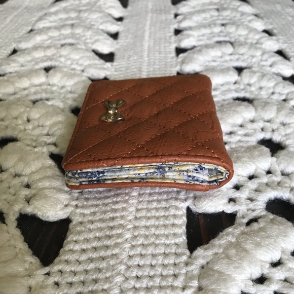 Icing Quilted Wallet With Adorable Gold Bow - Picture 15 of 16